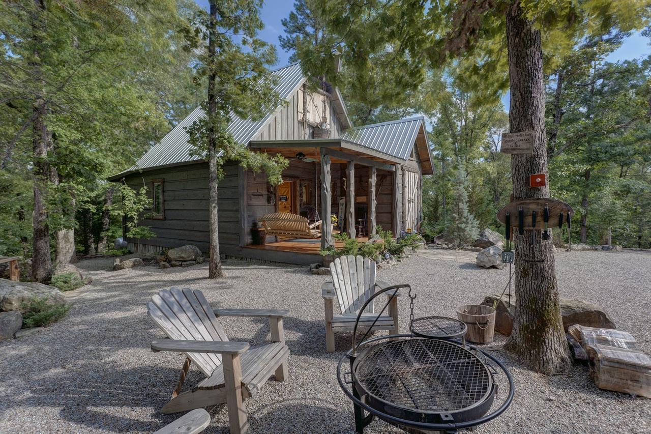 Bed and Breakfast Fox Pass Cabins à Hot Springs Extérieur photo